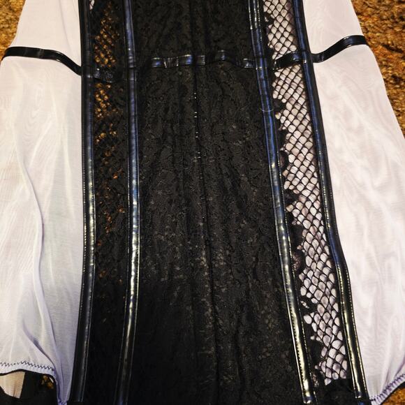 Victoria's secret lace hook up corset - Picture 5 of 8